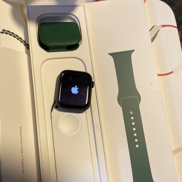 Brand New Series 7 Apple Watch 45 mm - Picture 3 of 3